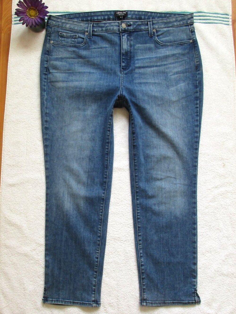 NYDJ Curves 360 Jeans Size 16 Lift Tuck Crop Denim